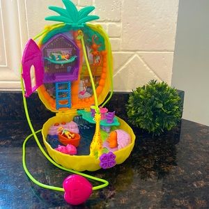 Polly Pocket Tropicool Pineapple Purse Compact